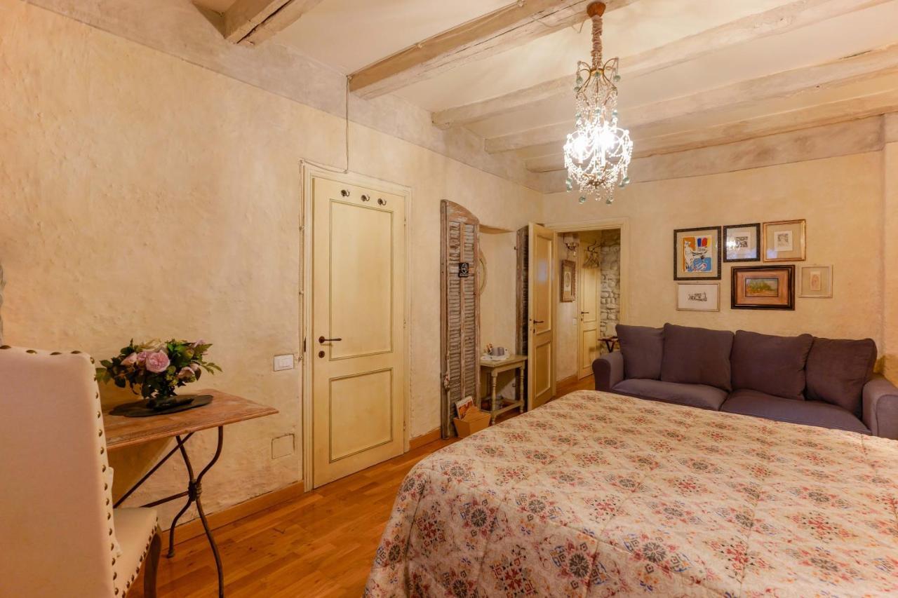 Gallery Guesthouse Bolonia Exterior foto