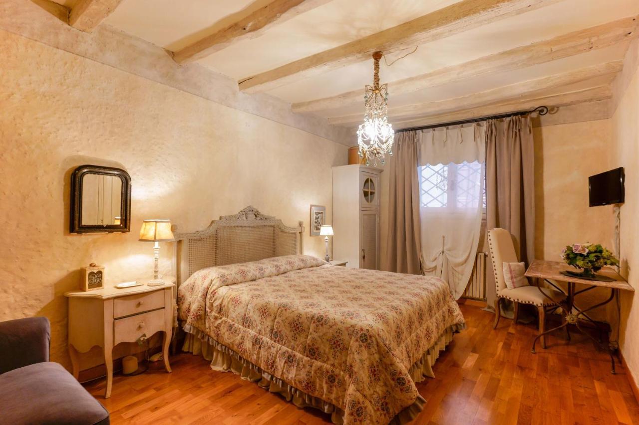 Gallery Guesthouse Bolonia Exterior foto